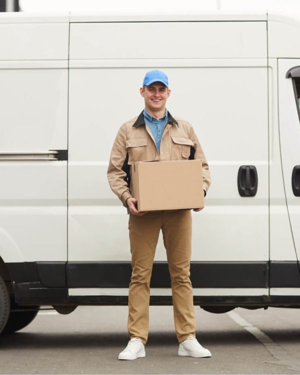 courier-delivering-parcels-2021-08-28-12-44-26-utc-1.jpg